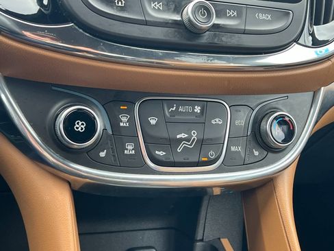 Used 2017 Chevrolet Volt Premier w/ Driver Confidence II Package image 21