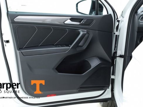 Used 2023 Volkswagen Tiguan SE R-Line FWD image 18