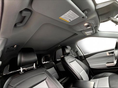 Used 2023 Ford Explorer XLT w/ Equipment Group 202A image 30