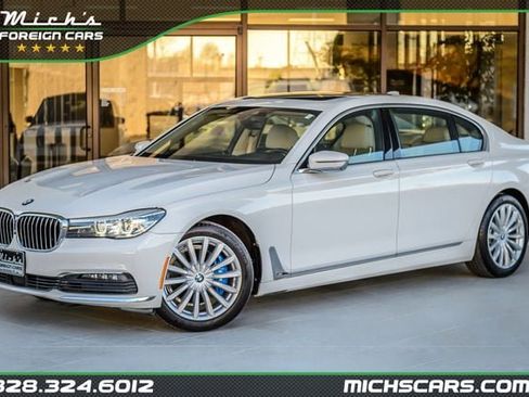 Used 2018 BMW 740i image 1