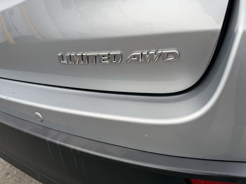 Used 2015 Toyota Highlander Limited image 12