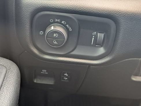 Used 2020 RAM 1500 Big Horn AWD/4WD image 27