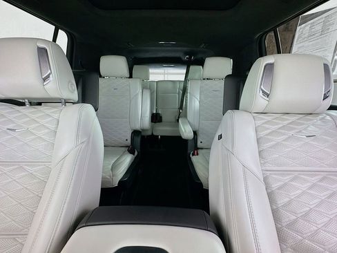 Used 2025 Cadillac Escalade ESV Sport Platinum AWD/4WD image 20
