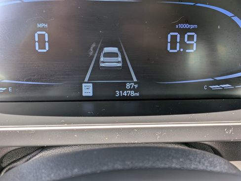 Used 2024 Hyundai Elantra SE image 26