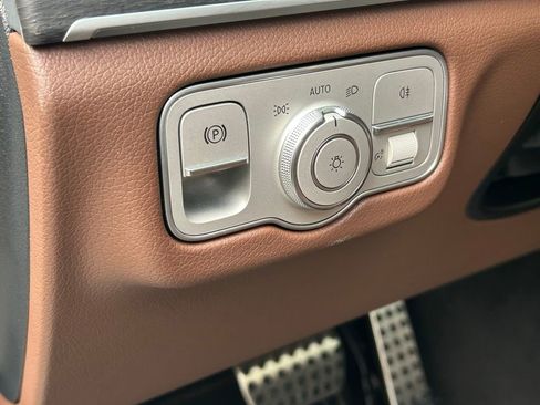 Used 2024 Mercedes-Benz GLS 450 4MATIC image 19