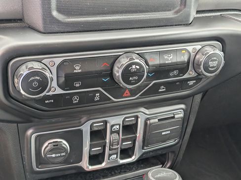 Used 2023 Jeep Gladiator Sport image 27