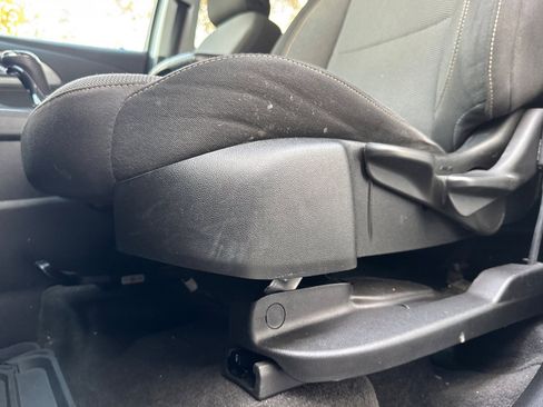 Used 2020 Chevrolet Traverse LS image 13