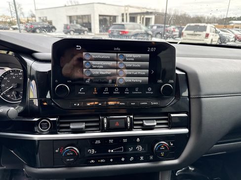 Used 2024 Nissan Pathfinder SL image 24