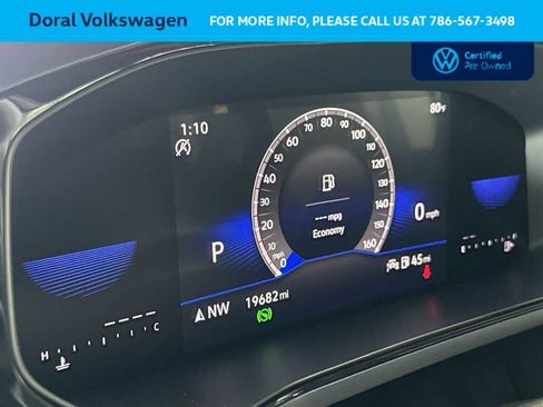 Used 2024 Volkswagen Taos SE FWD image 16