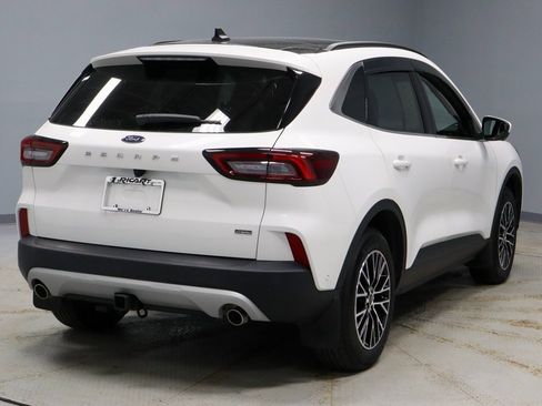 Certified 2024 Ford Escape SE w/ PHEV Premium Package image 12