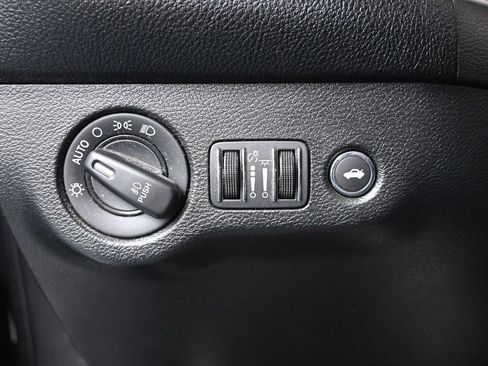 Used 2019 Dodge Challenger R/T w/ Driver Convenience Group image 18