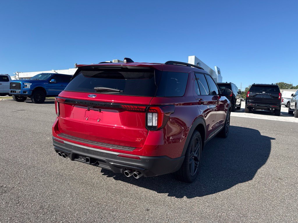 Used 2026 Ford Explorer ST RWD image 2