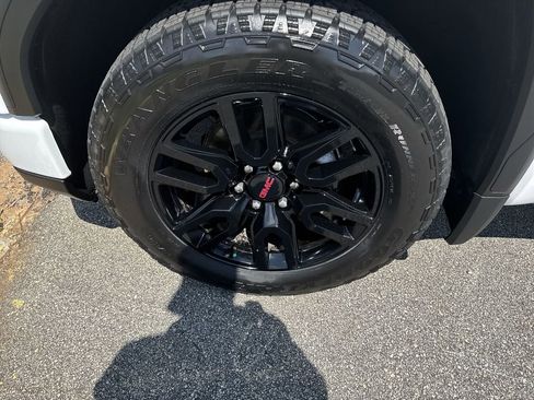 Used 2023 GMC Sierra 1500 Elevation image 12