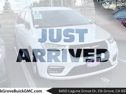 Used 2022 Chrysler Pacifica Touring-L