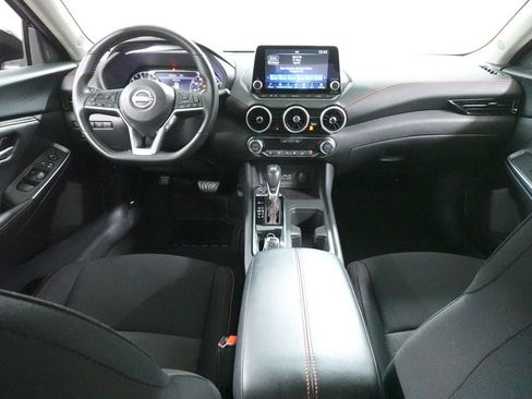 Used 2025 Nissan Sentra SR FWD image 9