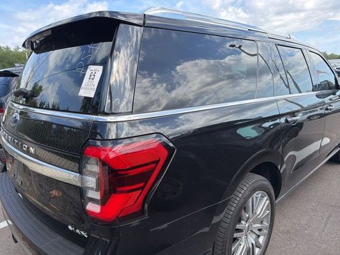 Used 2023 Ford Expedition Max Platinum AWD/4WD image 2