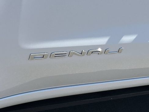 Used 2021 GMC Sierra 1500 Denali AWD/4WD image 31