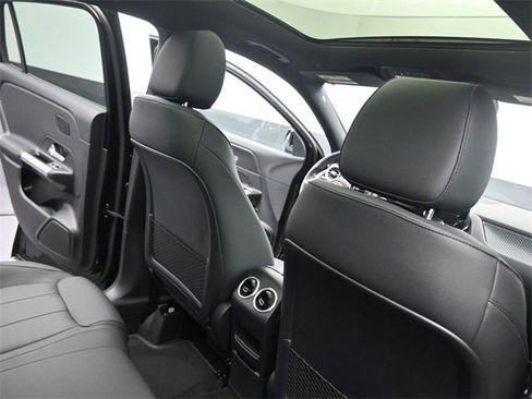 New 2025 Mercedes-Benz GLA 250 4MATIC image 25