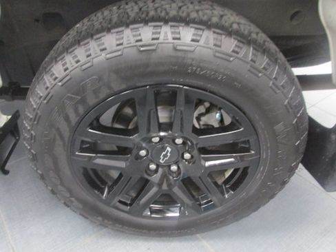 Used 2023 Chevrolet Silverado 1500 RST w/ Z71 Off-Road Package AWD/4WD image 13