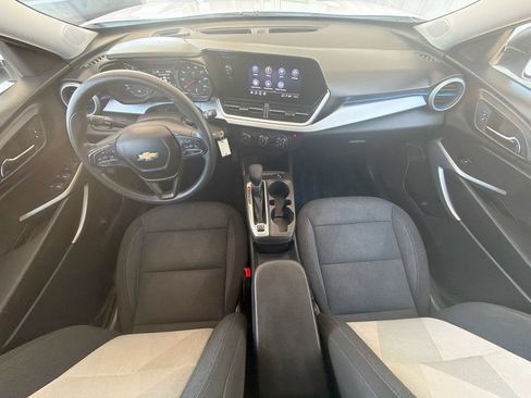 Used 2024 Chevrolet Trax LS FWD image 21