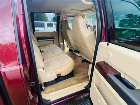 Used 2010 Ford F250 Lariat image 13