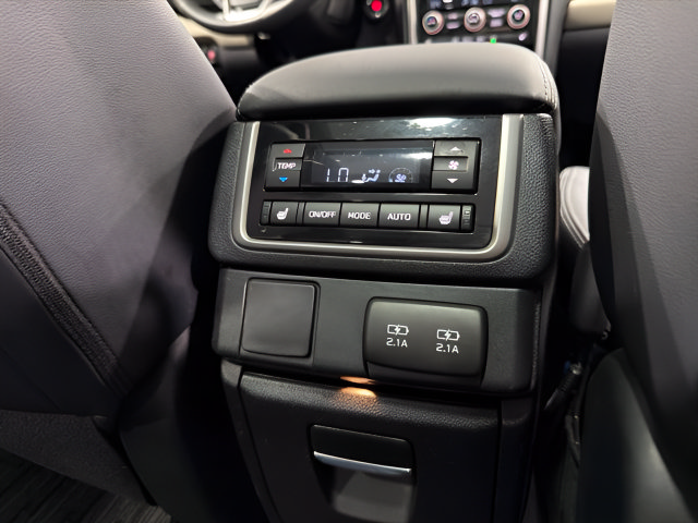 Used 2022 Subaru Ascent Limited w/ Technology Package AWD/4WD image 38