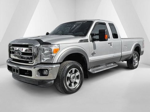 Used 2014 Ford F250 Lariat w/ Lariat Interior Package AWD/4WD image 3