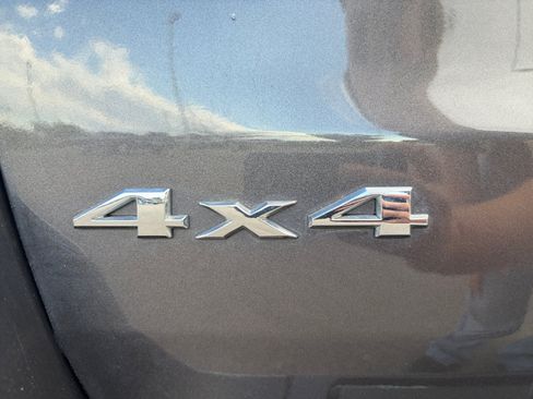 Used 2019 Jeep Grand Cherokee Laredo AWD/4WD image 28