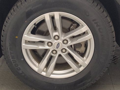 Used 2021 Ford Explorer XLT AWD/4WD image 31