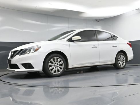 Used 2017 Nissan Sentra S FWD image 17
