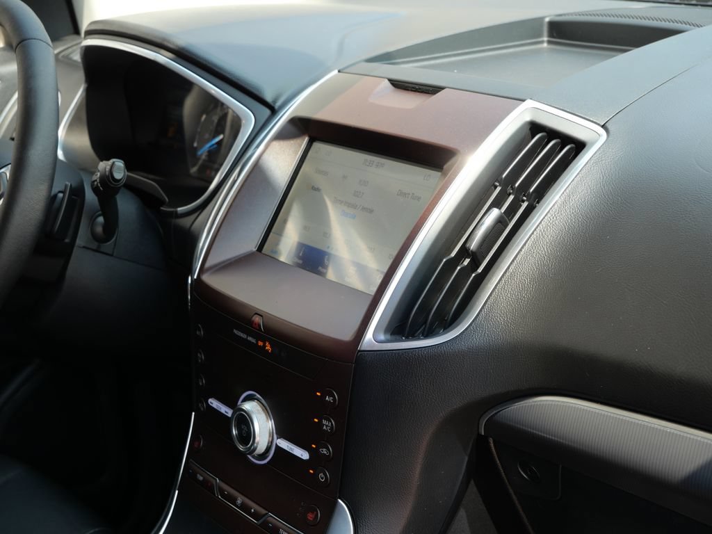 Used 2020 Ford Edge Titanium AWD/4WD image 13