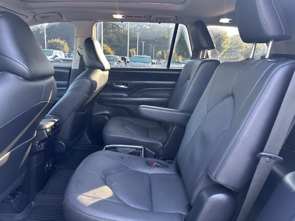 Used 2026 Toyota Grand Highlander FWD image 17