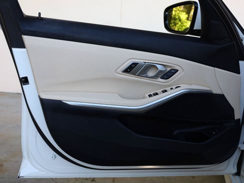 Used 2022 BMW 330i Sedan w/ Driving Assistance Package RWD image 16