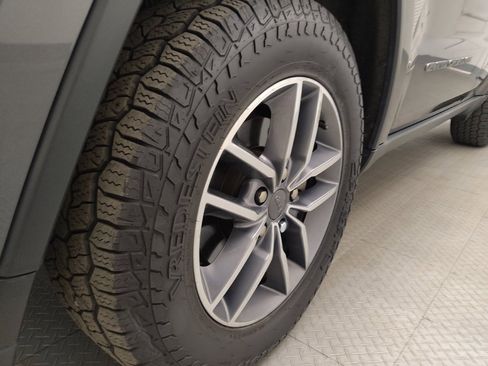 Used 2020 Jeep Grand Cherokee Limited w/ Luxury Group II AWD/4WD image 31
