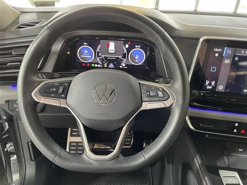 Used 2024 Volkswagen Atlas Peak Edition SEL AWD/4WD image 12