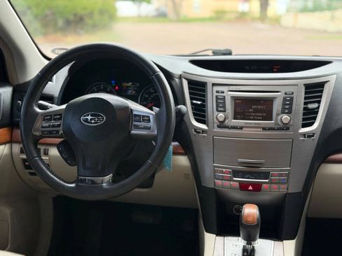 Used 2013 Subaru Outback 2.5i Limited w/ Moonroof Pkg AWD/4WD image 16