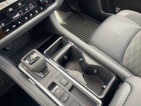 Certified 2026 Nissan Pathfinder SV FWD image 24