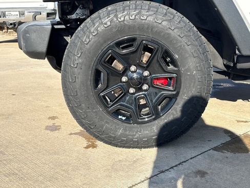 Used 2016 Jeep Wrangler Sport image 32