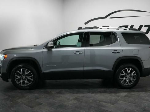 Used 2023 GMC Acadia SLT FWD image 3