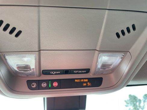 Used 2024 Chevrolet Equinox LT image 23