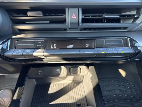 Used 2024 Toyota Prius LE image 17