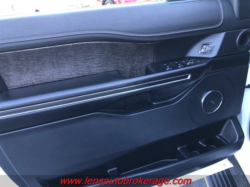 Used 2018 Ford Expedition Max Limited RWD image 10