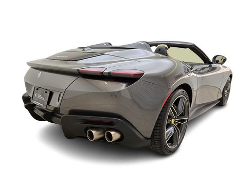 Used 2024 Ferrari Roma Spider RWD image 9