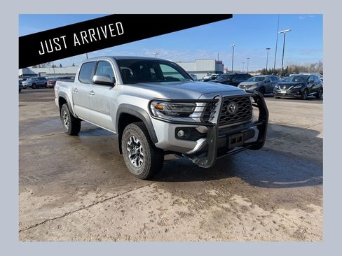 Used 2022 Toyota Tacoma TRD Off-Road w/ TRD Premium Off Road Package image 1