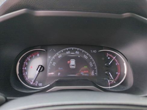 Used 2024 Toyota RAV4 XLE FWD image 11