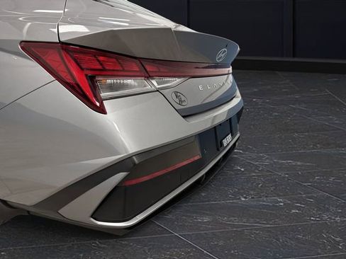 Used 2024 Hyundai Elantra Limited image 33