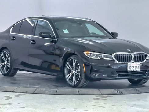 Used 2021 BMW 330i Sedan w/ Premium Package RWD image 9