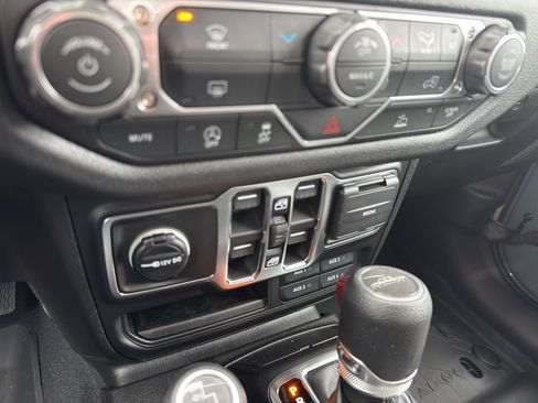 New 2026 Jeep Gladiator Sport image 21