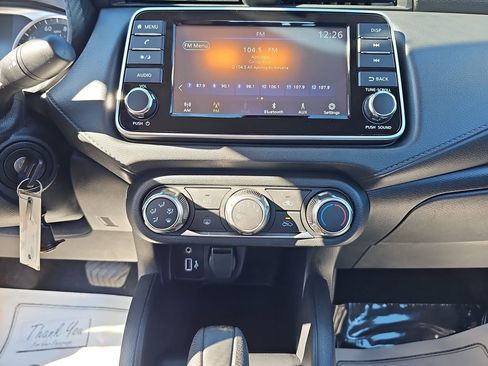 Used 2025 Nissan Versa S w/ Trunk Package image 28