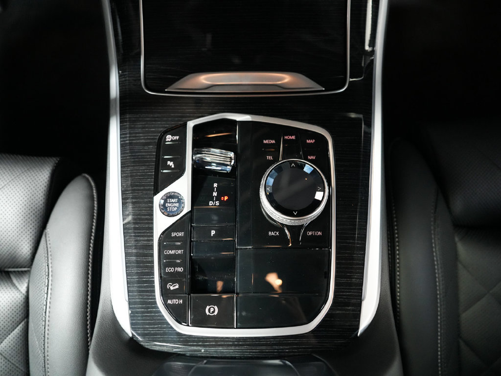 Used 2025 BMW X5 M60i AWD/4WD image 32